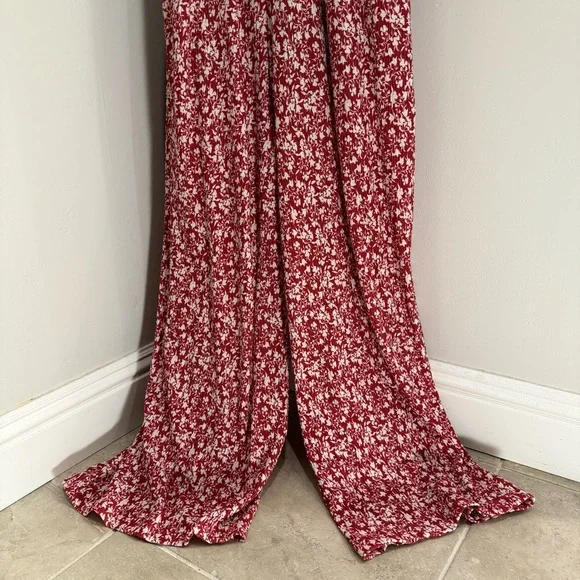3/$10 🛒🛍️ Lush Red & Cream Floral V-Neck Sleeveless Jumper - Size Small - Picture 2 of 4